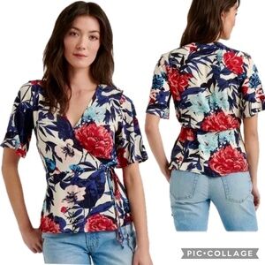 Lucky Brand Amelia Short Sleeve Vivid Red & Blue Floral Wrap Top – Size S